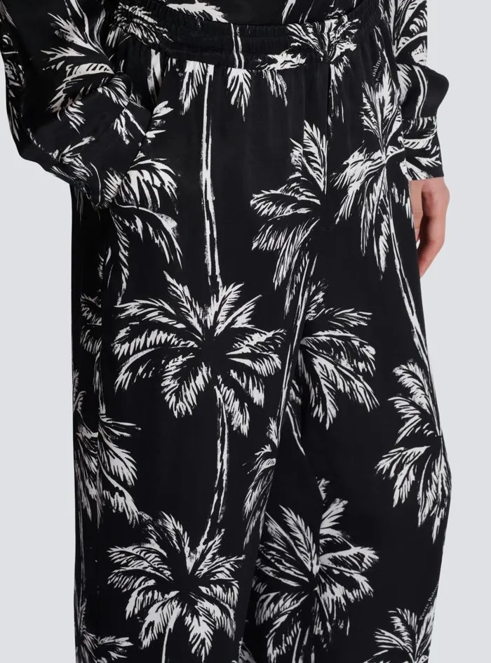 Balmain Trousers And Shorts Men Palm Print Satin Pyjama Trousers Black