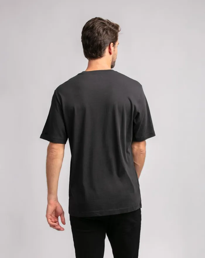 Men Tees TravisMathew ILLINOIS NOISE TEE Black