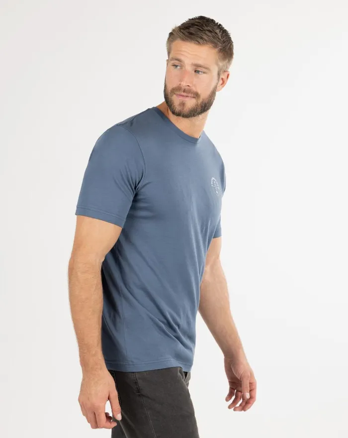Men Tees TravisMathew ROUGHING IT TEE Insigniavintage Indigo Men Tees TravisMathew ROUGHING IT TEE Insigniavintage Indigo