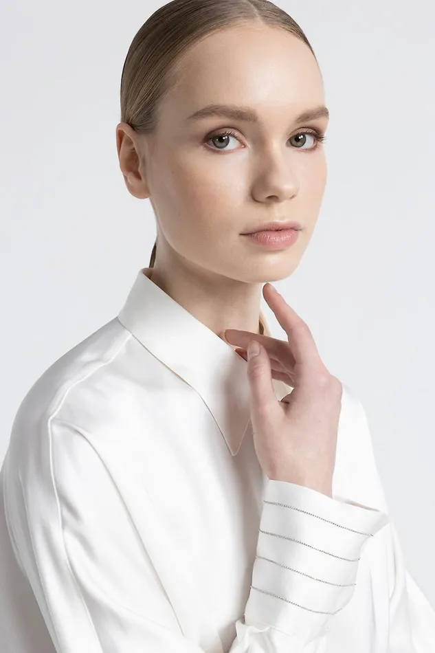 Peserico Shirts And Blouses Woman Viscose Satin Oversize Cropped Shirt Natural White Peserico Shirts And Blouses Woman Viscose Satin Oversize Cropped Shirt Natural White