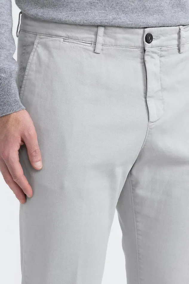 Peserico Trousers Man Stretch Cotton Chinos Granite Peserico Trousers Man Stretch Cotton Chinos Granite