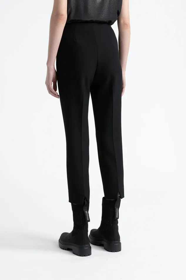Peserico Trousers Woman TwoWay Stretch Fabric Trousers Black Peserico Trousers Woman TwoWay Stretch Fabric Trousers Black