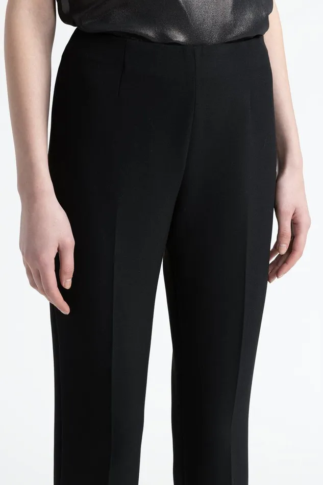 Peserico Trousers Woman TwoWay Stretch Fabric Trousers Black Peserico Trousers Woman TwoWay Stretch Fabric Trousers Black