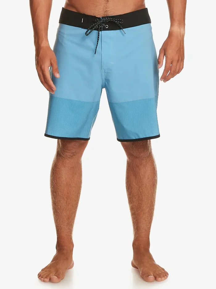 Shorts and Amphibians Men Quiksilver Highline Scallop 19034 Boardshorts Azure Blue Shorts and Amphibians Men Quiksilver Highline Scallop 19034 Boardshorts Azure Blue
