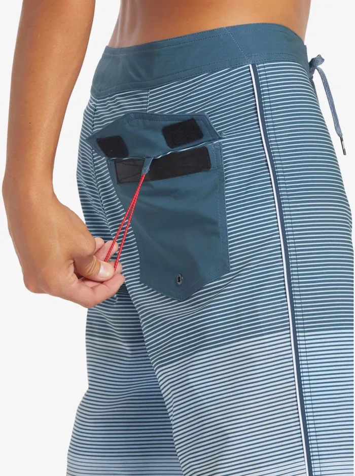 Shorts and Amphibians Men Quiksilver Surfsilk Massive 20034 Boardshorts Midnight Navy Shorts and Amphibians Men Quiksilver Surfsilk Massive 20034 Boardshorts Midnight Navy