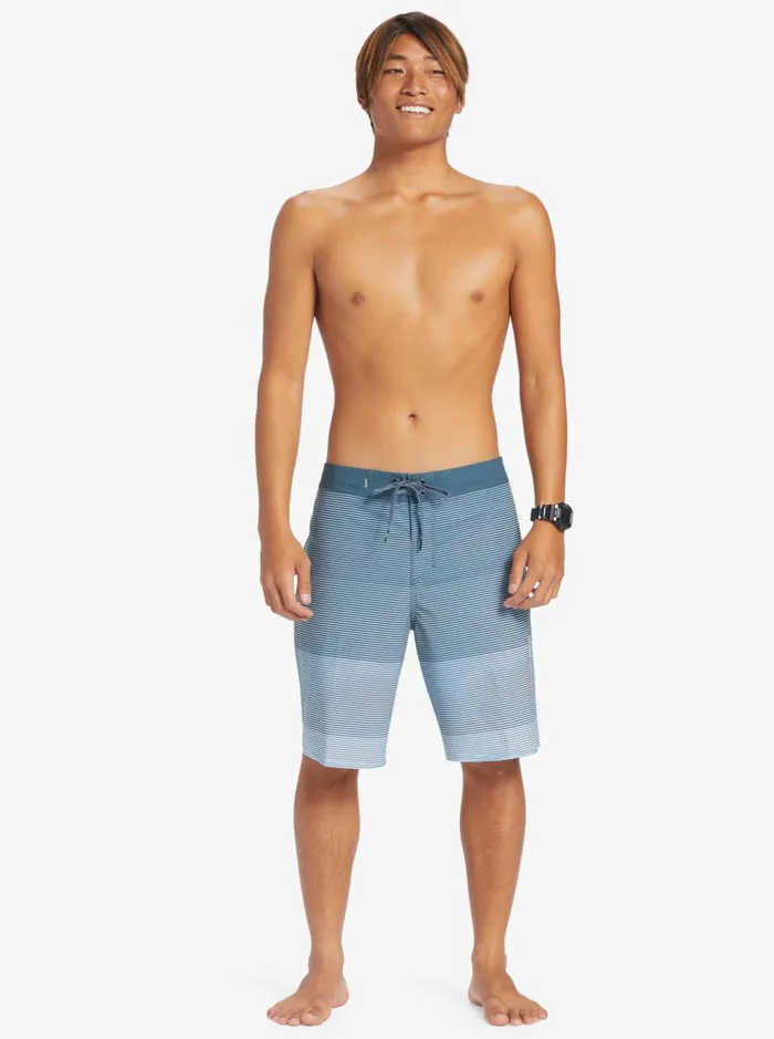 Shorts and Amphibians Men Quiksilver Surfsilk Massive 20034 Boardshorts Midnight Navy Shorts and Amphibians Men Quiksilver Surfsilk Massive 20034 Boardshorts Midnight Navy