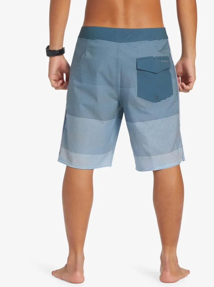 Shorts and Amphibians Men Quiksilver Surfsilk Massive 20034 Boardshorts Midnight Navy Shorts and Amphibians Men Quiksilver Surfsilk Massive 20034 Boardshorts Midnight Navy