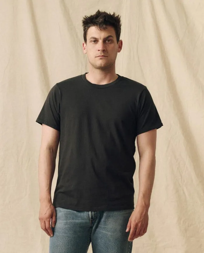 Tshirts Men039s The Great The Men039s Pure Knits Slim Tee Almost Black