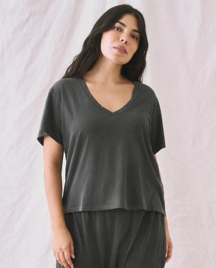 Tops Women039s The Great The VNeck Tee Washed Black