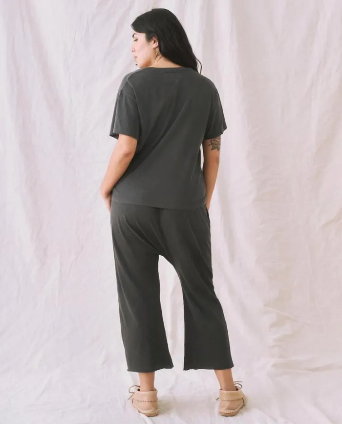 Tops Women039s The Great The VNeck Tee Washed Black