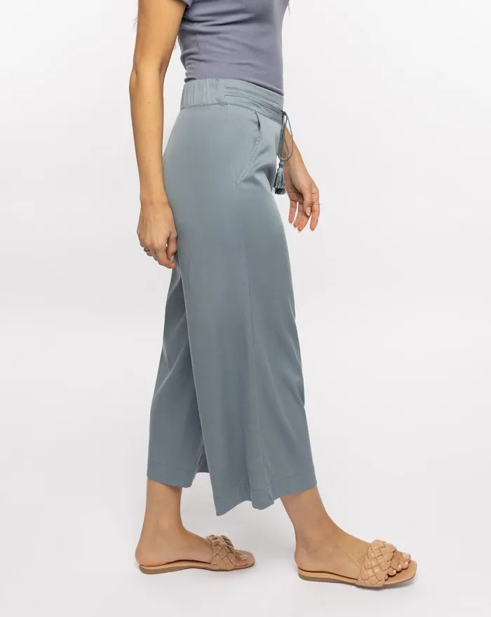 Women All Bottoms TravisMathew CAPRI TIE FRONT PANT Trooper