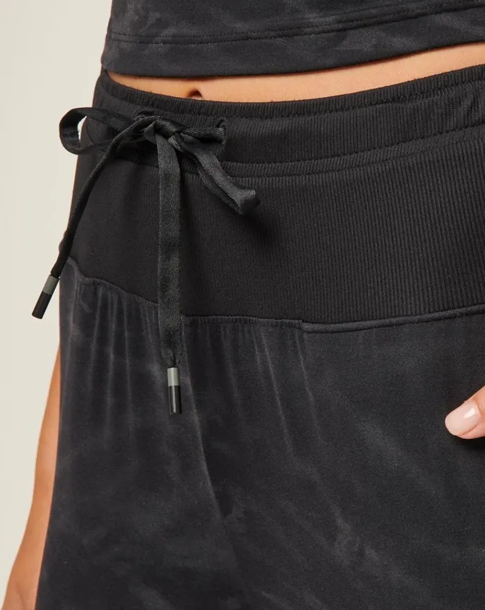 Women All Bottoms TravisMathew LONG LUNCH JOGGER Black Multi