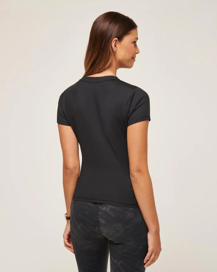 Women All Tops TravisMathew BUTTERFLY BEACH RIBBED TOP Black