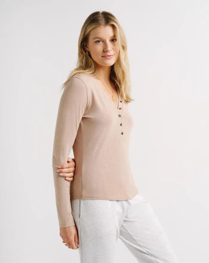 Women All Tops TravisMathew CLOUD JERSEY HENLEY Natural