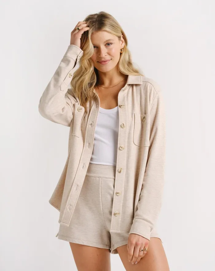 Women Jackets TravisMathew COUPLE GOALS CLOUD FLEECE SHACKET Heather Natural