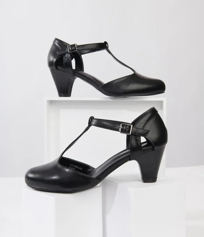 1920s Black Leatherette Closed Toe TStrap Roxy Pumps Shoes Unique Vintage Heels