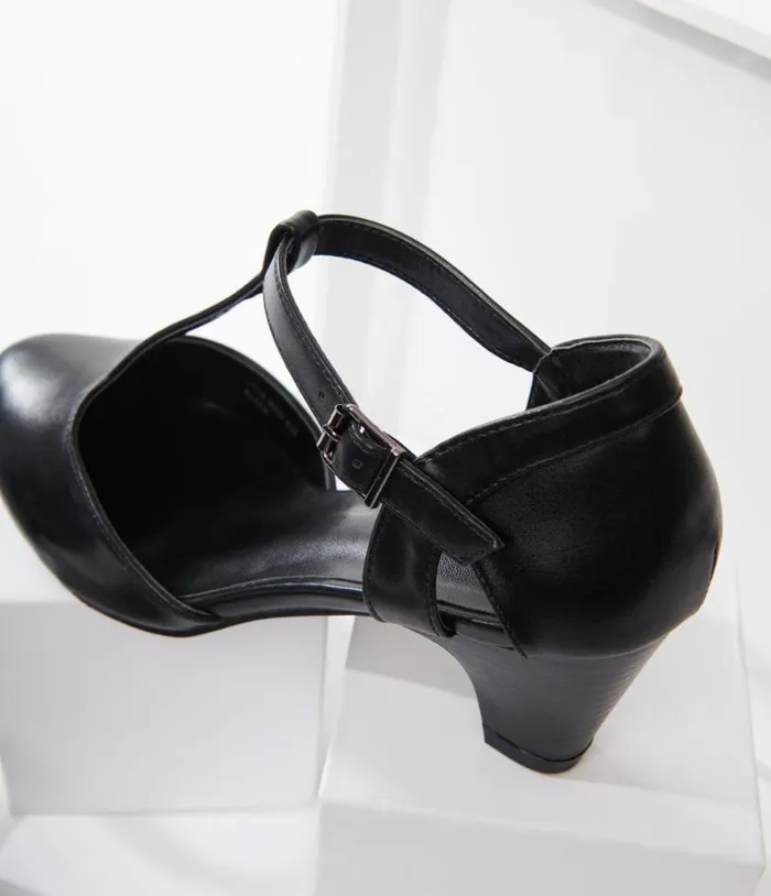1920s Black Leatherette Closed Toe TStrap Roxy Pumps Shoes Unique Vintage Heels