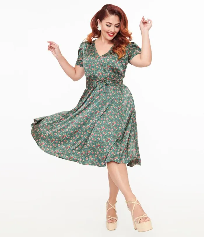 1940s Green and Red Fan Print Swing Dress Dresses Unique Vintage Pocket Dresses 1940s Green and Red Fan Print Swing Dress Dresses Unique Vintage Pocket Dresses