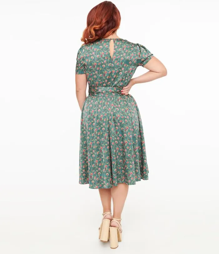 1940s Green and Red Fan Print Swing Dress Dresses Unique Vintage Pocket Dresses