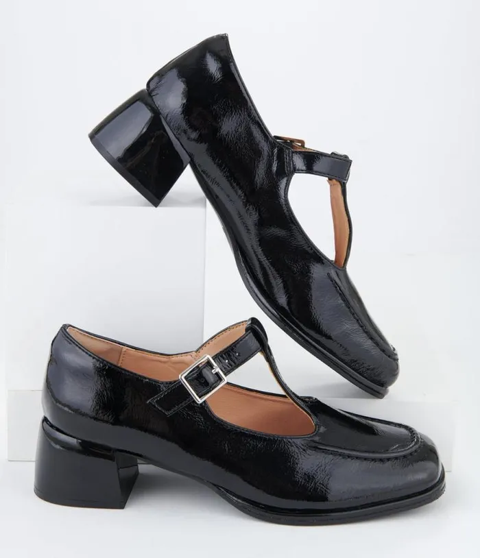 1950s Black Patent Leatherette Unforgettable Elizabeth Pumps Shoes Unique Vintage Heels