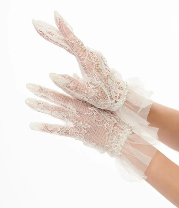 1950s White Tulle Lace Gloves Accessories Unique Vintage Gloves and Scarves