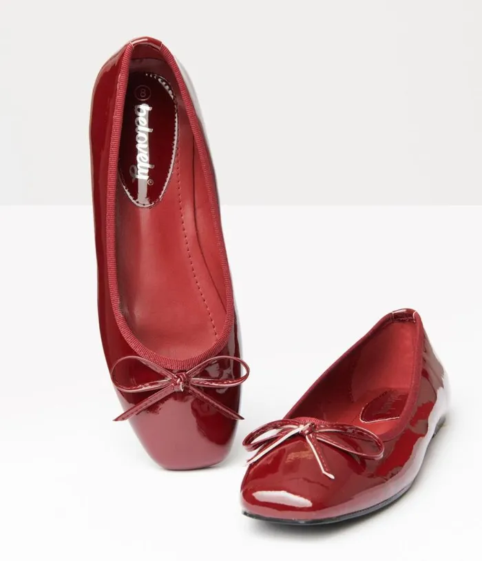 1960s Burgundy Patent Leatherette Flats Shoes Unique Vintage Flats