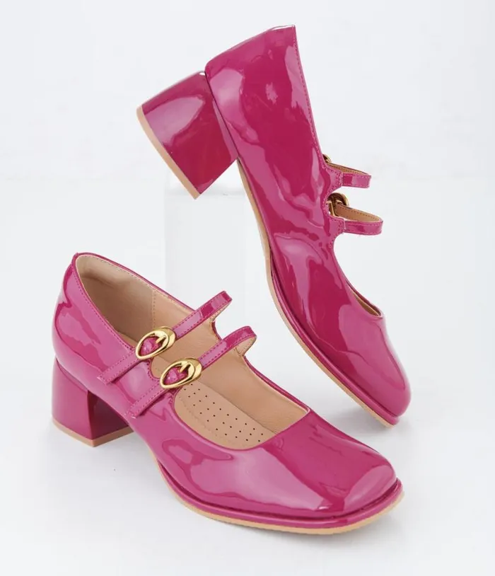 1960s Magenta Patent Leatherette Sweet Elizabeth Pumps Shoes Unique Vintage Heels