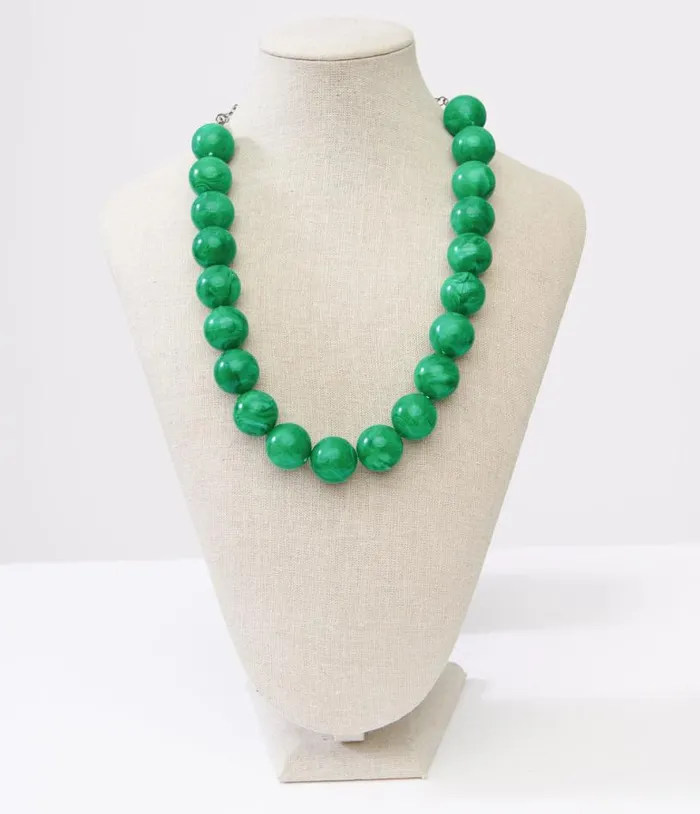 1960s Marbled Emerald Beaded Necklace Accessories Unique Vintage Necklaces