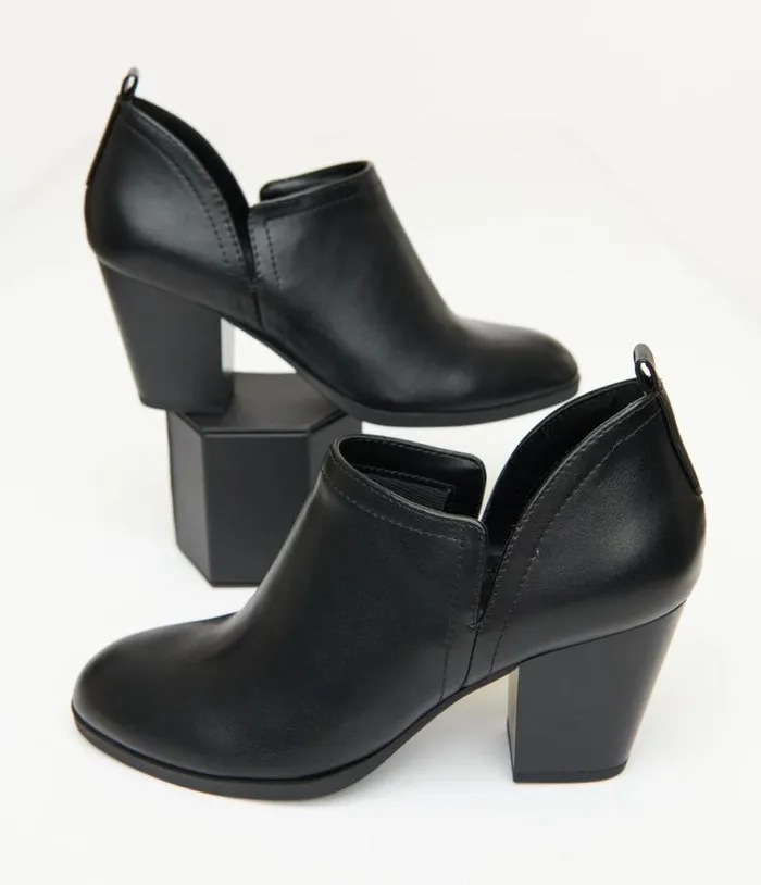 1970s Black Leatherette Ankle Booties Shoes Unique Vintage Boots