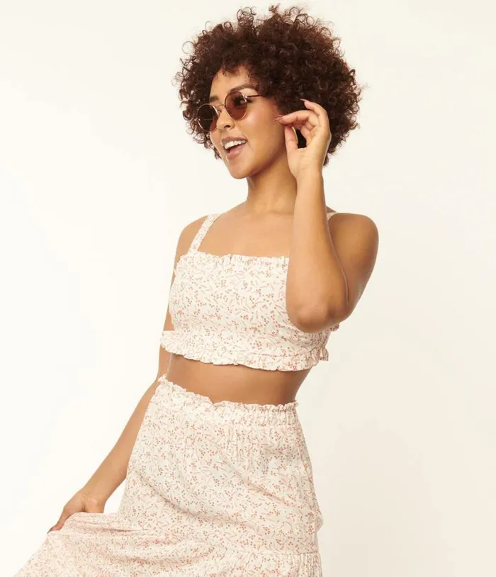 1970s Ivory and Coral Berries Print Crop Top Clothing Unique Vintage Blouses