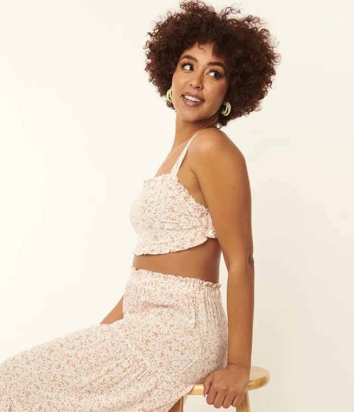1970s Ivory and Coral Berries Print Crop Top Clothing Unique Vintage Blouses