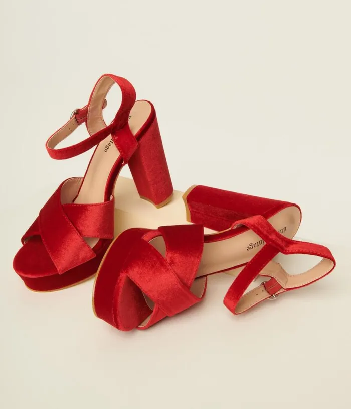 1970s Red Velvet Platforms Shoes Unique Vintage Heels