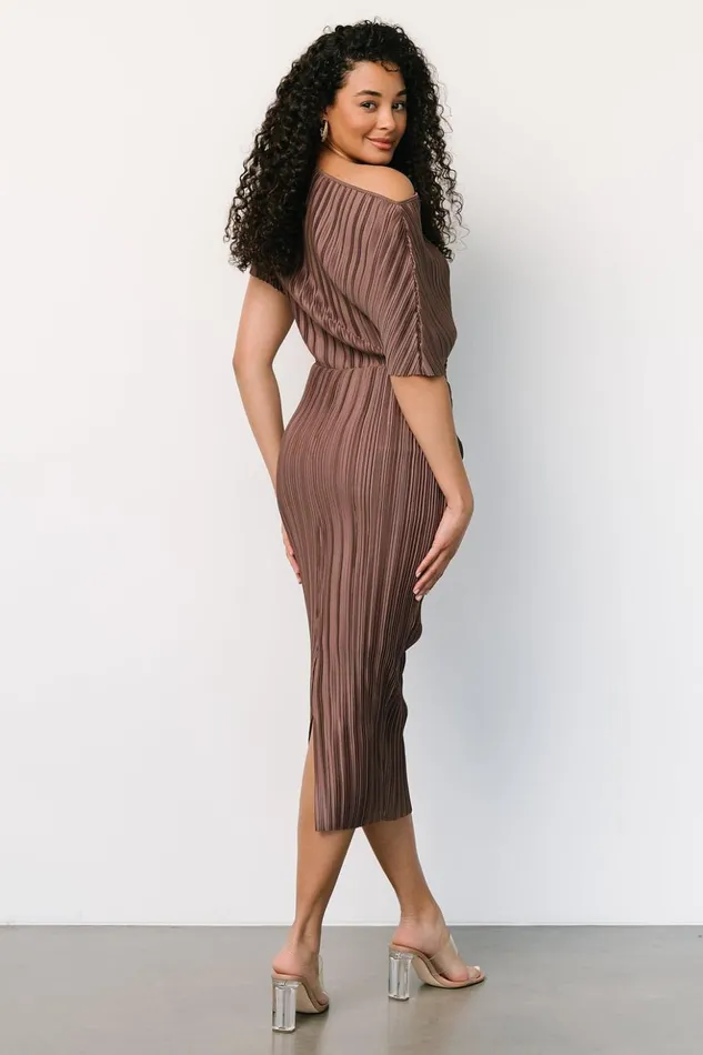 Baltic Born Midi Dresses Winslow Pleated Midi Dress Mink 8211 Women Baltic Born Midi Dresses Winslow Pleated Midi Dress Mink 8211 Women
