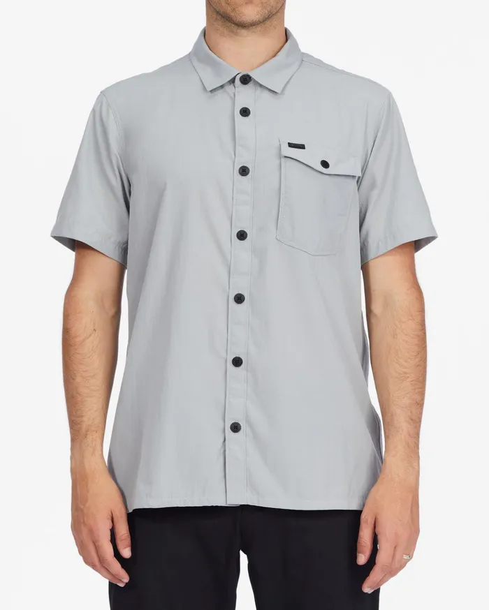 Billabong ADiv Surftrek Tech UPF 50 Short Sleeve Shirt Light Grey Men Shirts Billabong ADiv Surftrek Tech UPF 50 Short Sleeve Shirt Light Grey Men Shirts