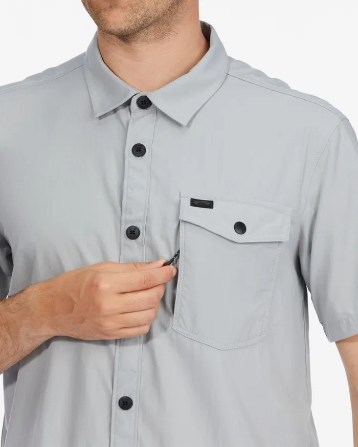 Billabong ADiv Surftrek Tech UPF 50 Short Sleeve Shirt Light Grey Men Shirts Billabong ADiv Surftrek Tech UPF 50 Short Sleeve Shirt Light Grey Men Shirts