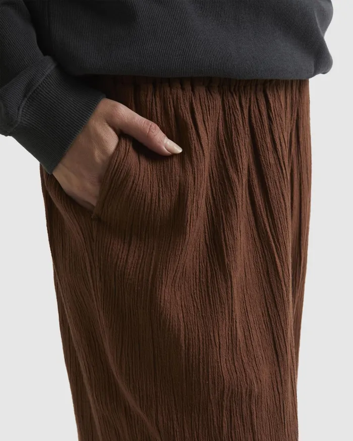 Billabong Follow Me HighRise ElasticWaist Pants Dark Choc Women Pants Billabong Follow Me HighRise ElasticWaist Pants Dark Choc Women Pants