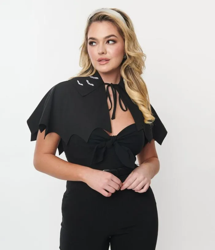 Black and White Bat Scalloped Capelette ClothingHalloweenPlus Unique Vintage Jackets