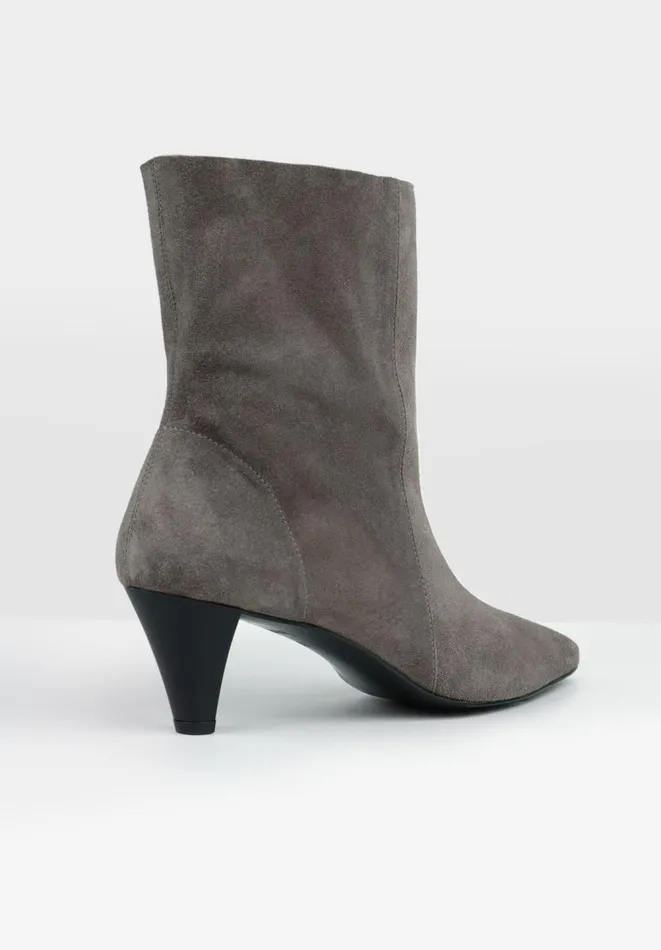 Hush Boots Women Hesper Suede Leather Boots Grey Hush Boots Women Hesper Suede Leather Boots Grey