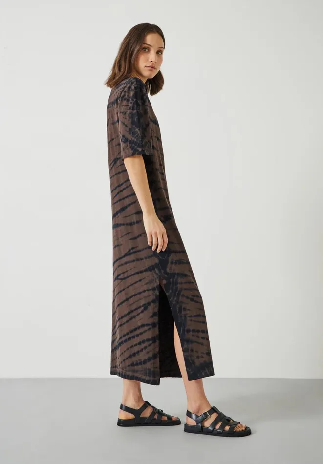 Hush Dresses Women Addie Cotton Relaxed Midi TShirt Dress Diagonal Tie Dye Brown Hush Dresses Women Addie Cotton Relaxed Midi TShirt Dress Diagonal Tie Dye Brown
