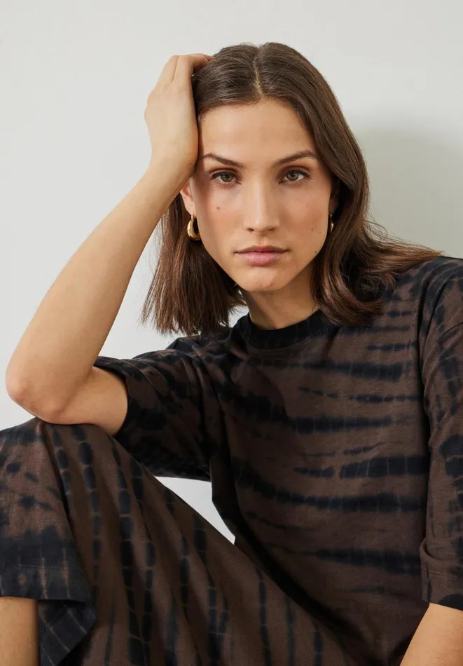 Hush Dresses Women Addie Cotton Relaxed Midi TShirt Dress Diagonal Tie Dye Brown Hush Dresses Women Addie Cotton Relaxed Midi TShirt Dress Diagonal Tie Dye Brown