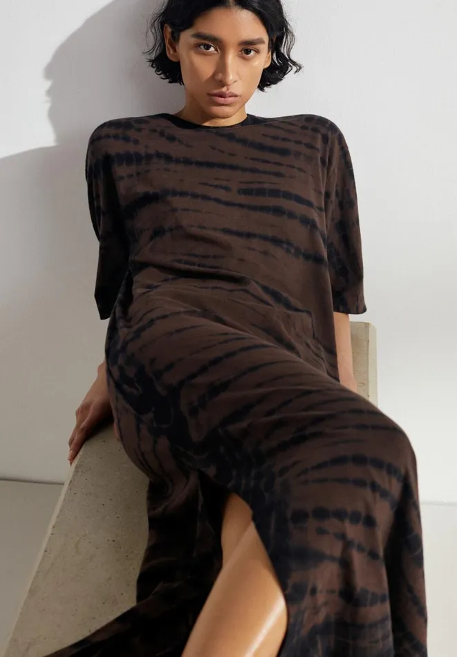 Hush Dresses Women Addie Cotton Relaxed Midi TShirt Dress Diagonal Tie Dye Brown Hush Dresses Women Addie Cotton Relaxed Midi TShirt Dress Diagonal Tie Dye Brown