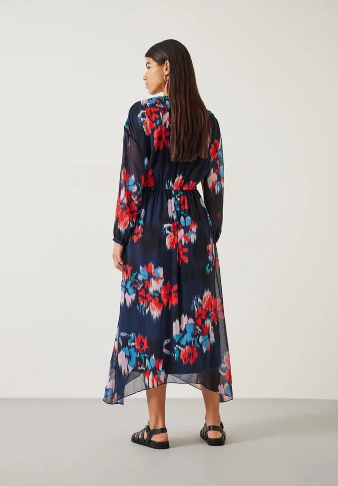 Hush Dresses Women Clarette Chiffon Maxi Dress Blurred Floral Black Hush Dresses Women Clarette Chiffon Maxi Dress Blurred Floral Black