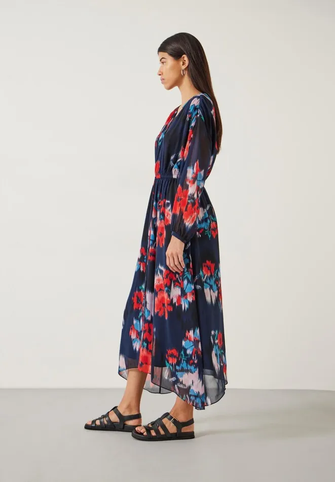 Hush Dresses Women Clarette Chiffon Maxi Dress Blurred Floral Black Hush Dresses Women Clarette Chiffon Maxi Dress Blurred Floral Black