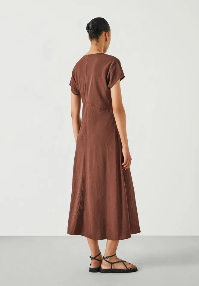 Hush Dresses Women Grace V Neck Midaxi Dress Brown Hush Dresses Women Grace V Neck Midaxi Dress Brown