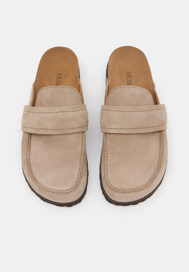 Hush Flats Women Pia Padded Suede Mules Light Taupe Hush Flats Women Pia Padded Suede Mules Light Taupe