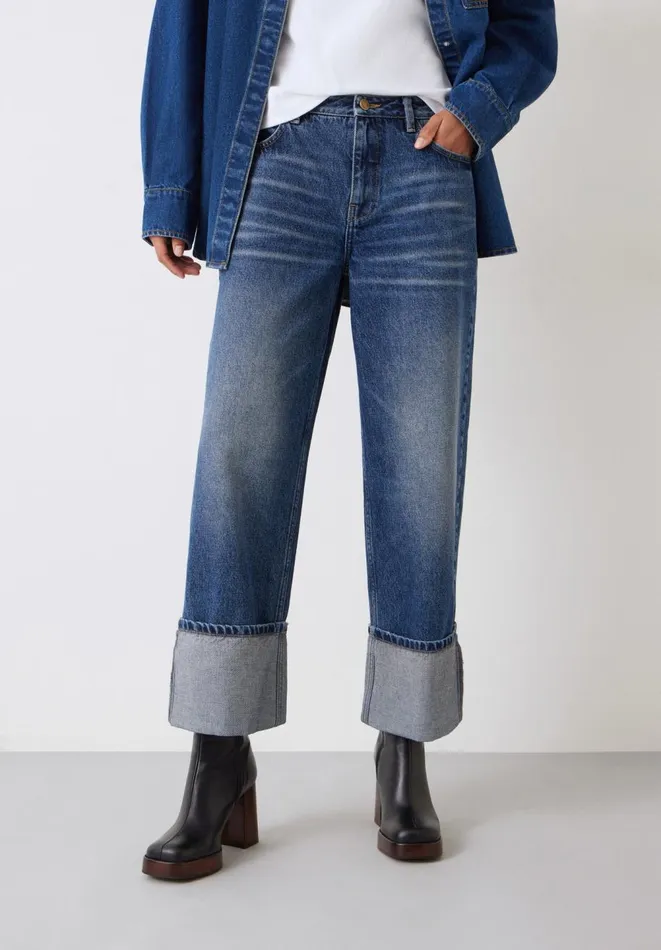 Hush Jeans Women Carly Turn Up Cropped Jeans Mid Authentic Wash Hush Jeans Women Carly Turn Up Cropped Jeans Mid Authentic Wash