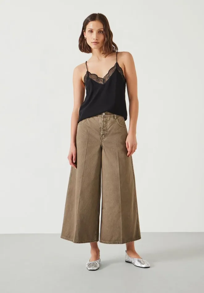 Hush Jeans Women Ella Wide Leg Cropped Jeans Olive