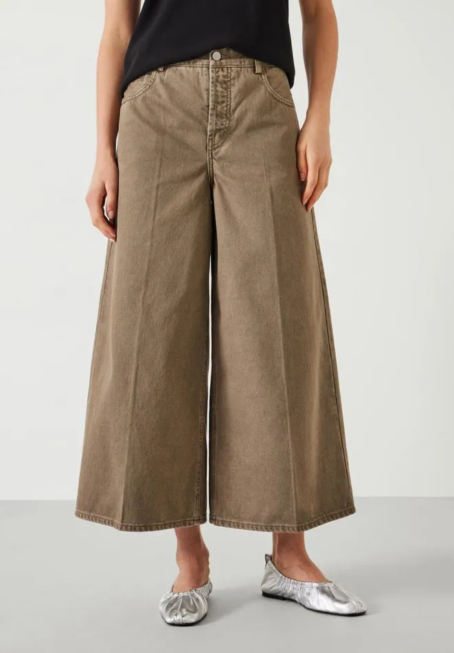 Hush Jeans Women Ella Wide Leg Cropped Jeans Olive Hush Jeans Women Ella Wide Leg Cropped Jeans Olive