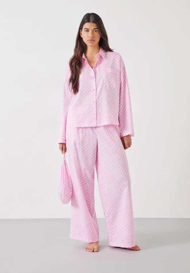 Hush Pyjamas and Nightwear Women Kirby Cotton Wide Leg Pyjamas Set Diagonal Stripe Pink Hush Pyjamas and Nightwear Women Kirby Cotton Wide Leg Pyjamas Set Diagonal Stripe Pink