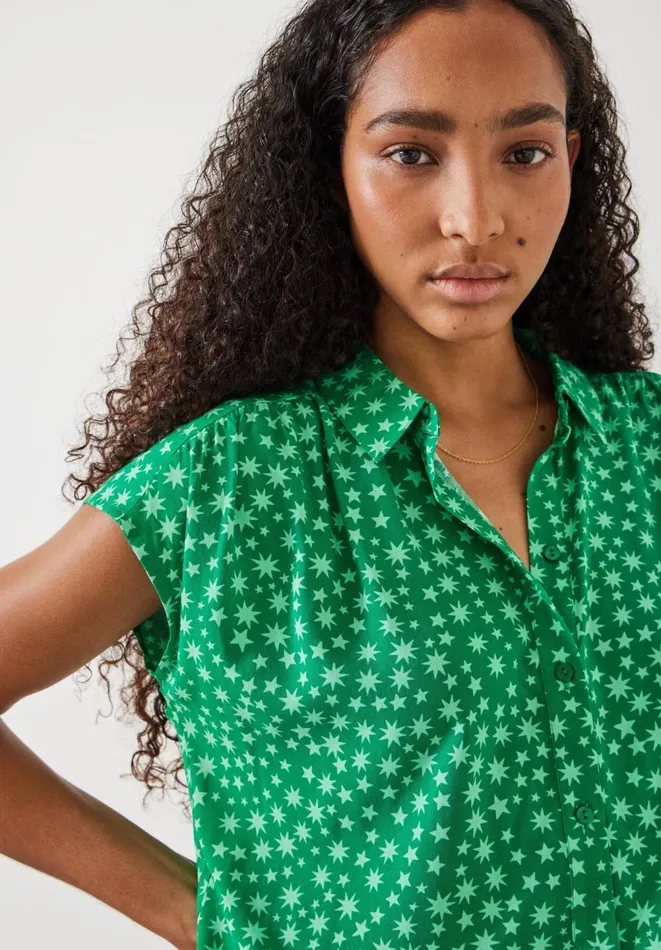 Hush Shirts and Blouses Women Selena Short Sleeve Shirt Multi Star Green Hush Shirts and Blouses Women Selena Short Sleeve Shirt Multi Star Green